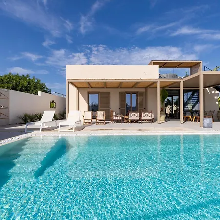 Alti Vista Mare E Piscina Privata