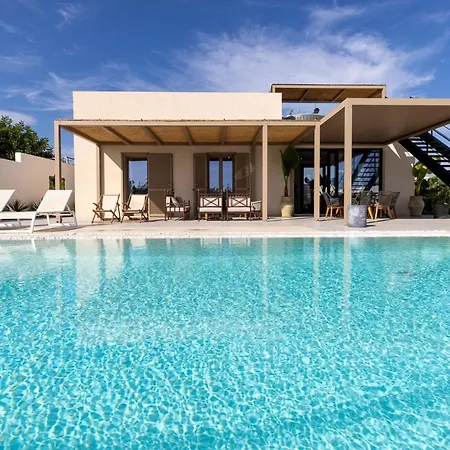 Alti Vista Mare E Piscina Privata
