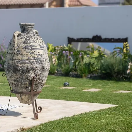 Alti Vista Mare E Piscina Privata